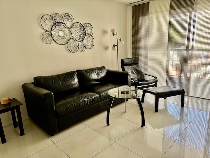 Condo Sunny Isles Beach, Fl 2/2
Str-02310 - Sunny Isles Beach, FL