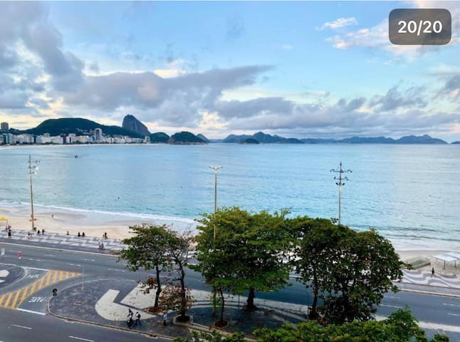 Copacabana, predio a beira-mar