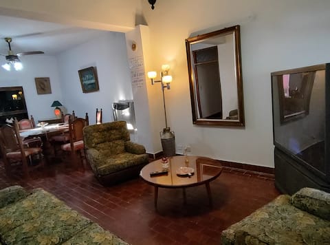 Successful Airbnb property: Spacious house - 6 guests in Departamento General Roca