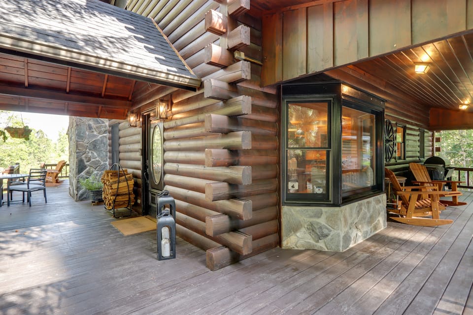 A log cabin on a private trout pond, Mineral Bluff, Georgia, United States, photo 8 of 10