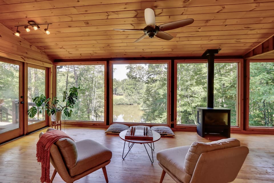 A log cabin on a private trout pond, Mineral Bluff, Georgia, United States, photo 1 of 10