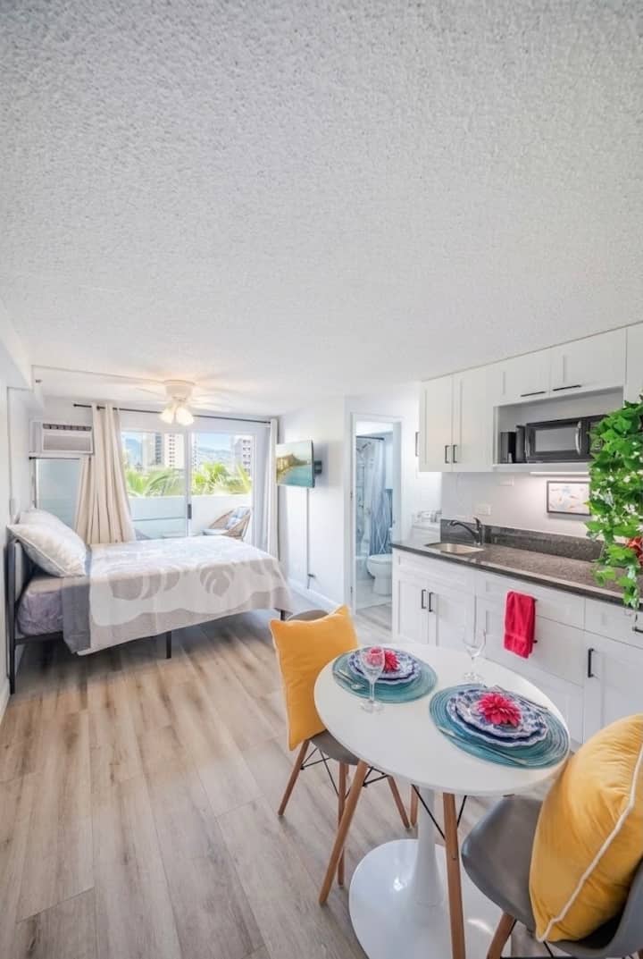 2 Min Waikiki Beach  Remodeled Studio + Balcony - Hawaï