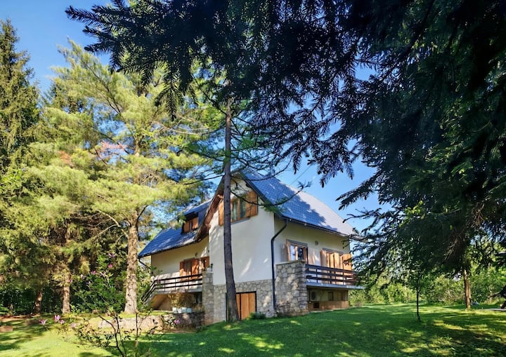 Anemona House – 500 m from Big Waterfall
