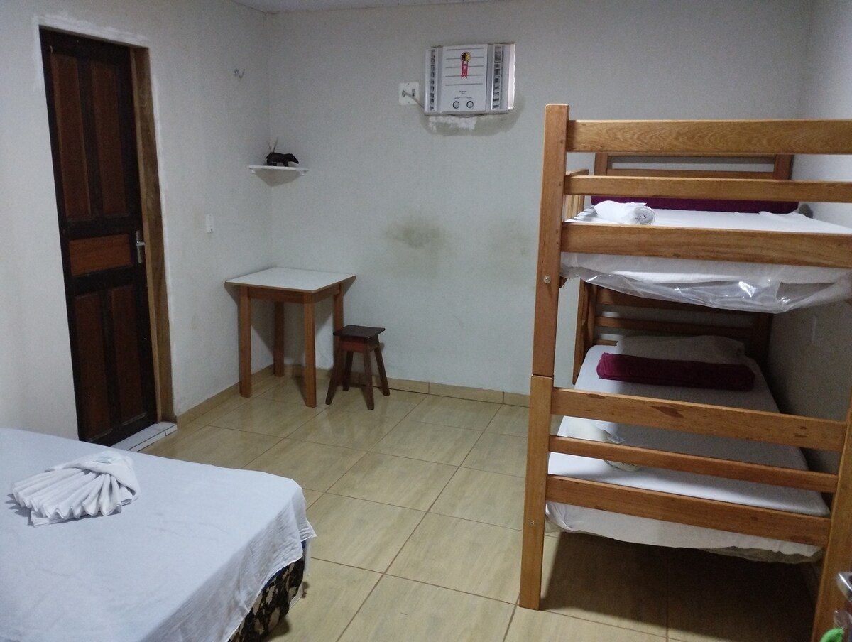 Quarto Quádruplo - Mangoeiro - Novo Airão