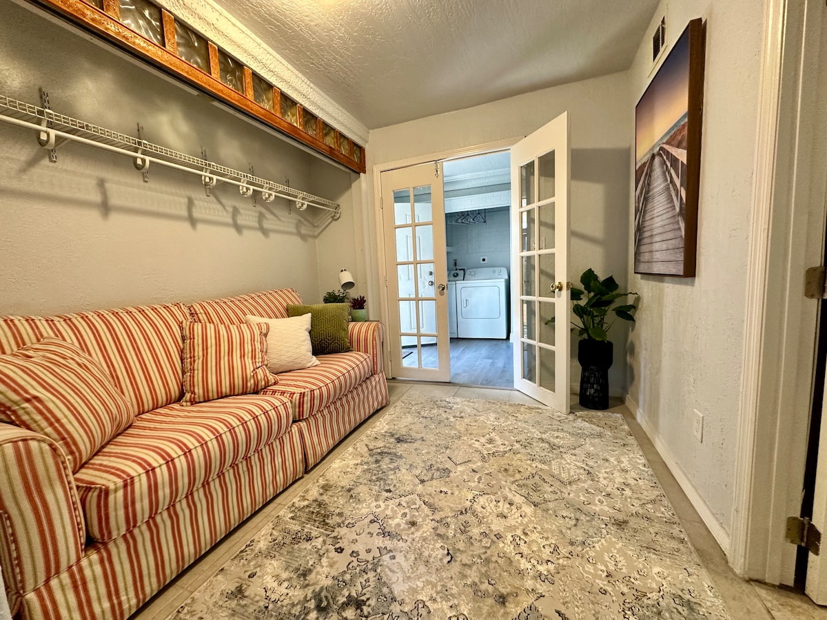 Relaxing Riverview House