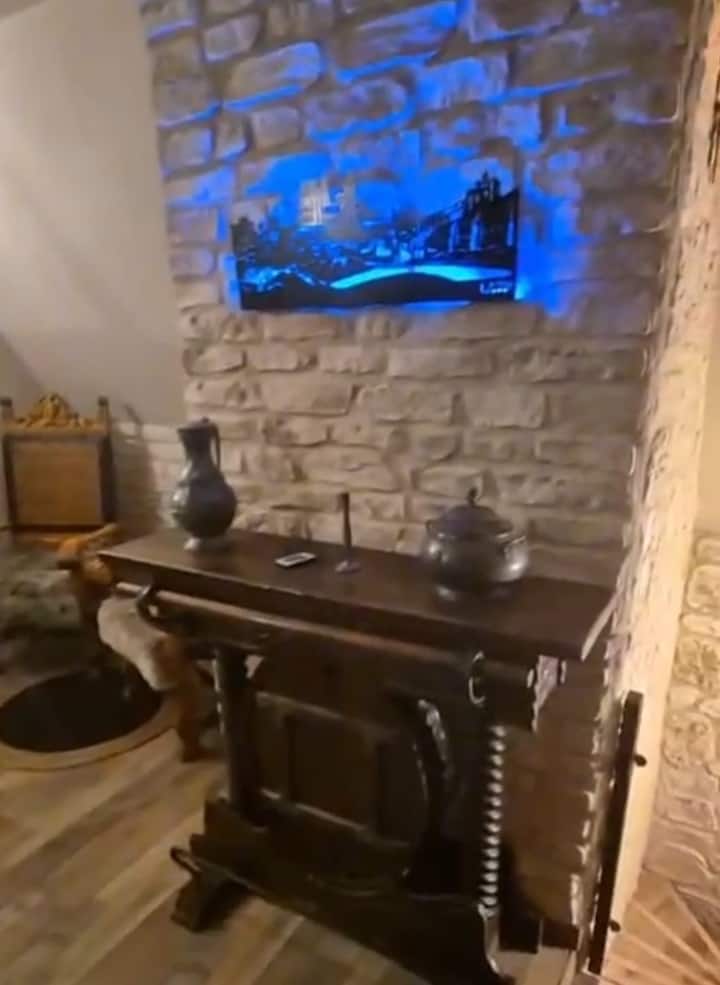 Maison Médiévale Au Pied De La Cathédrale - Laon
