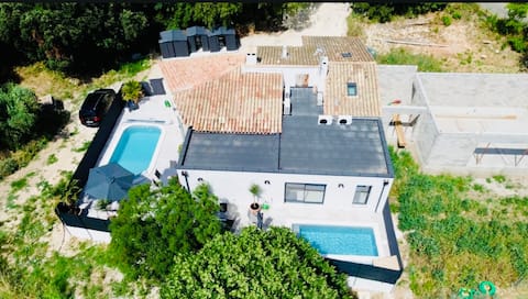2 independent houses, 2 private pools