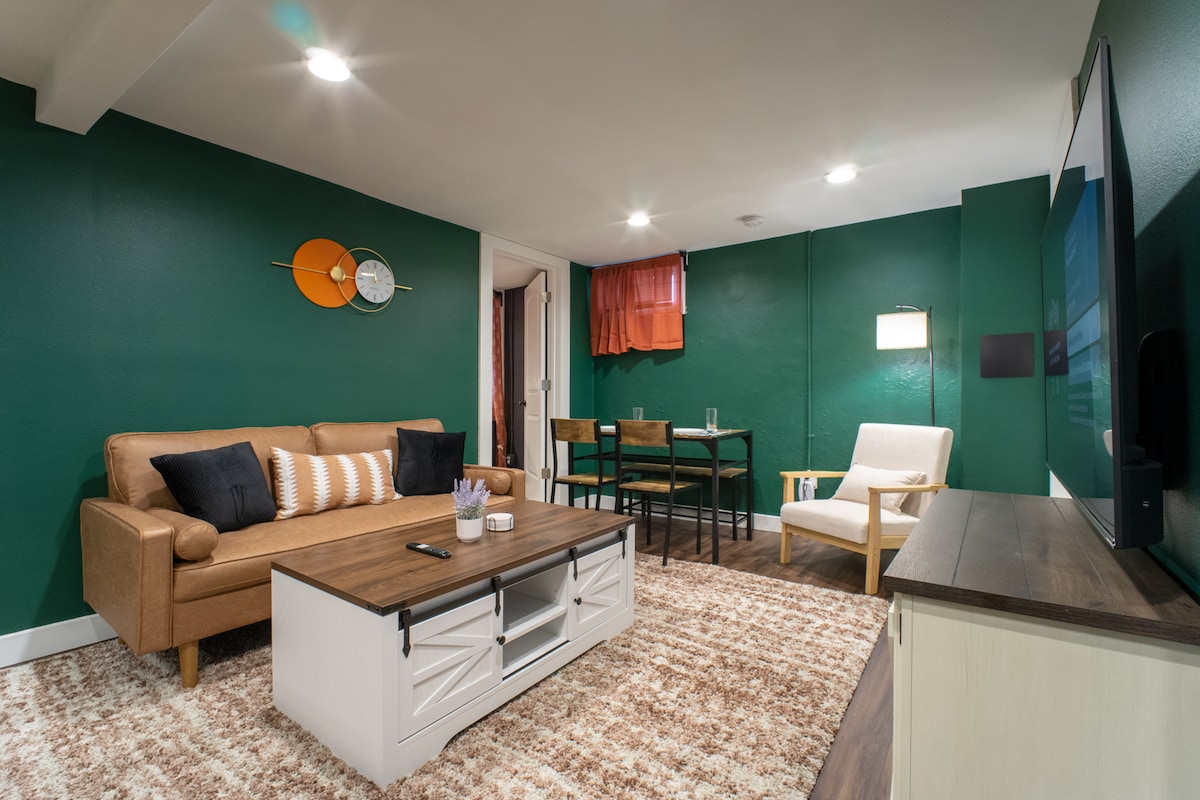 KING Basement Suite near PDX Airport, Fire Pit – Photo 12