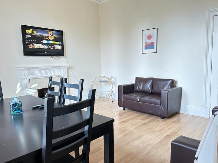 3‑bhk Heritage Town Centre Flat Ideal 4 Work Stays - Falkirk