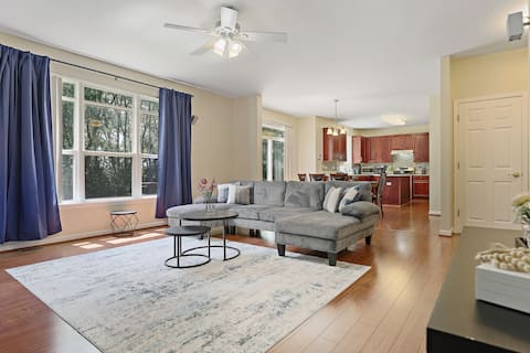 Showstopper: 5BR+, 3.5BA