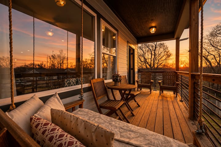 10 Min To Broadway! Strut & Strum W/ Porch Swing - Nashville, TN