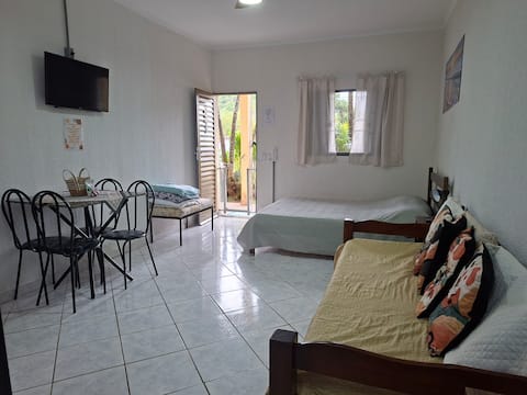 Top Airbnb: Kitnet - Martim de Sá Beach +Wi-Fi em Caraguatatuba