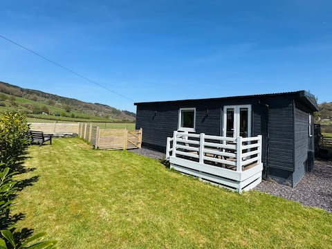 Relaxing Snowdonia Cabin | Peaceful Stay with View