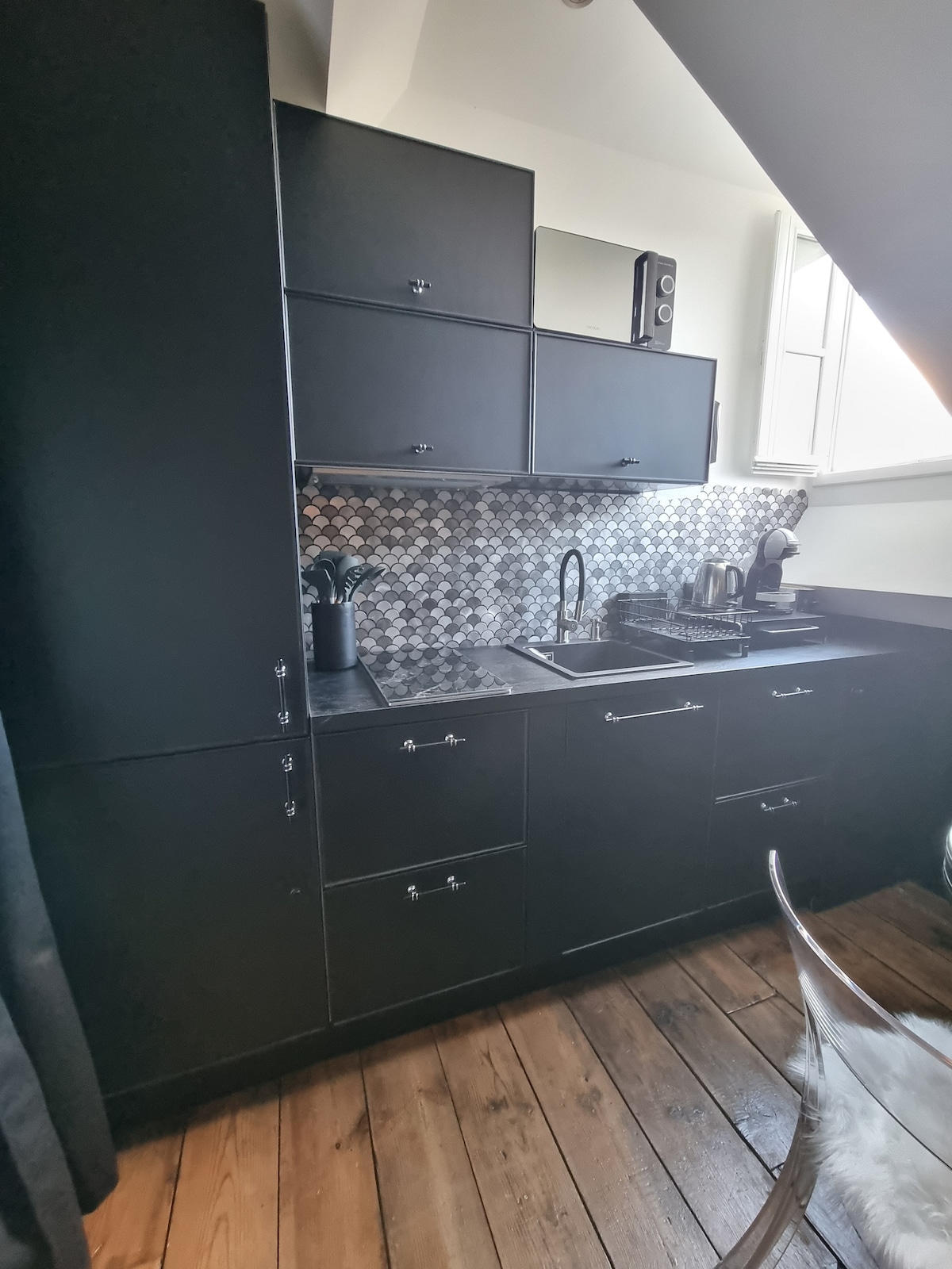 Annuncio Airbnb popolare: Charming studio – historic center a Pau