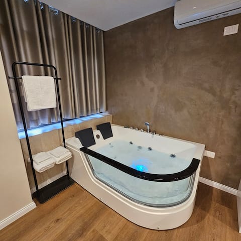 Jacuzzi Living Tirana Center 3