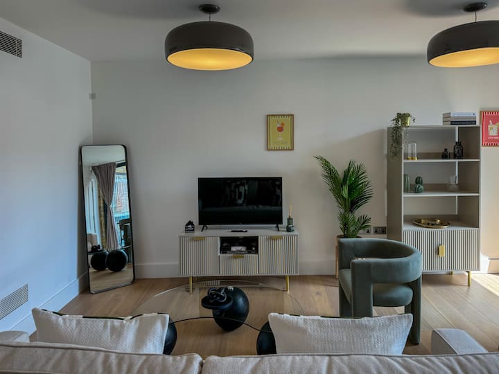 Vi&co | Industrial Soho Loft (With Lift & Ac) - London