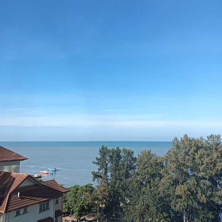 Alina Homestay Beachfront