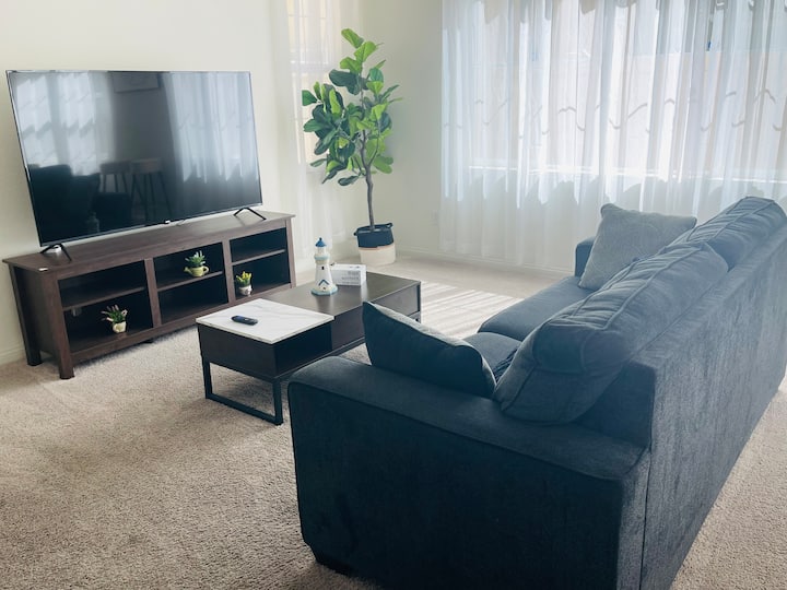 A Modern 4br/2.5ba House | Space, Comfort & Style - 치노