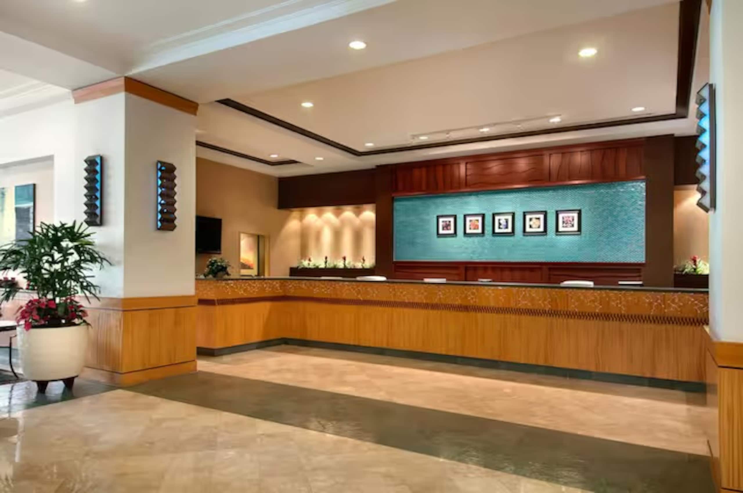 Condo in Honolulu · ★4.81 · 1 bedroom · 2 beds · 1 private bath - Image 17