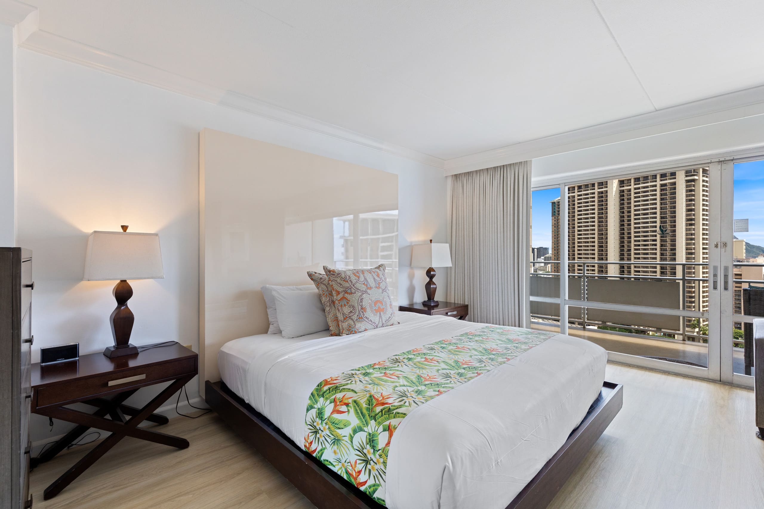 Condo in Honolulu · ★4.81 · 1 bedroom · 2 beds · 1 private bath - Image 1