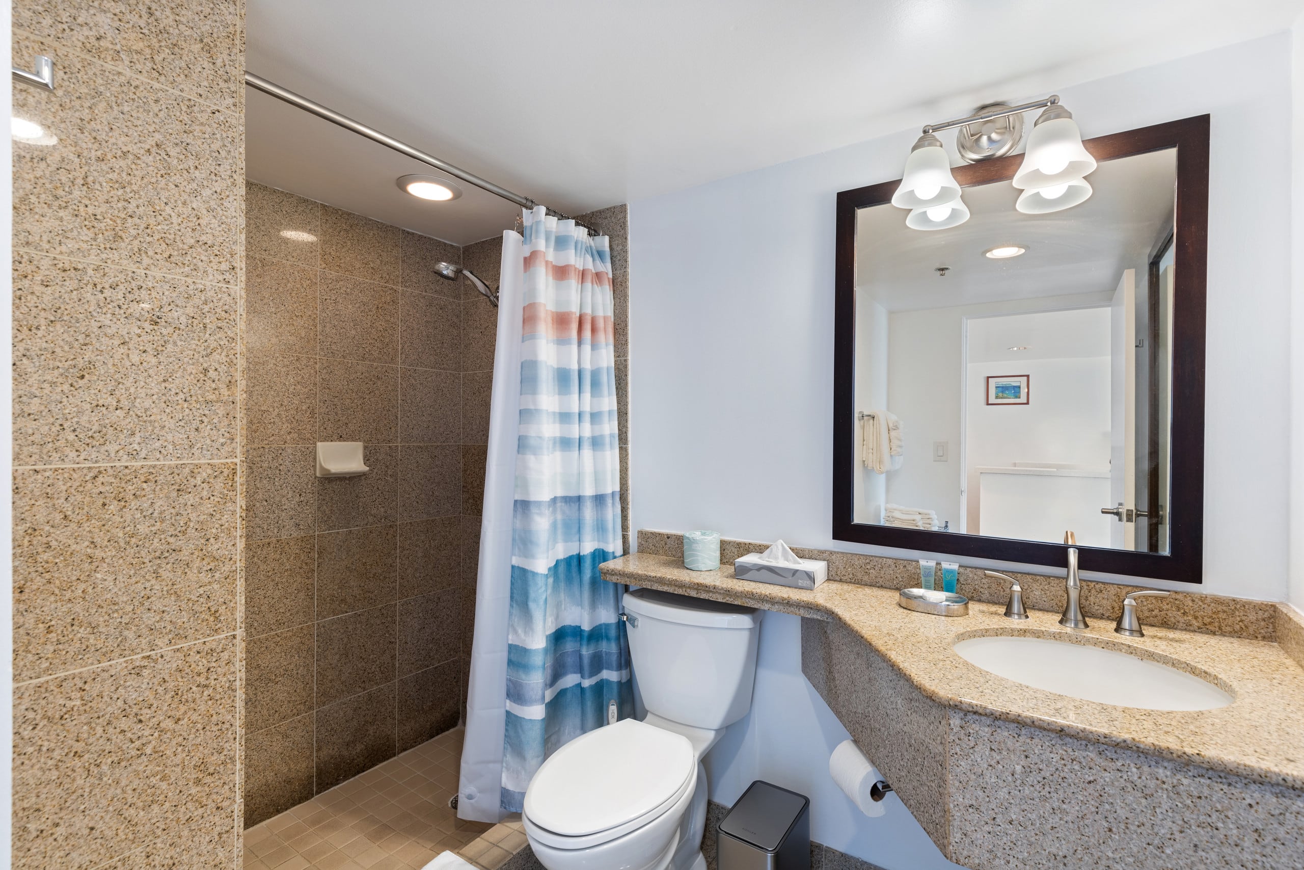 Condo in Honolulu · ★4.81 · 1 bedroom · 2 beds · 1 private bath - Image 13