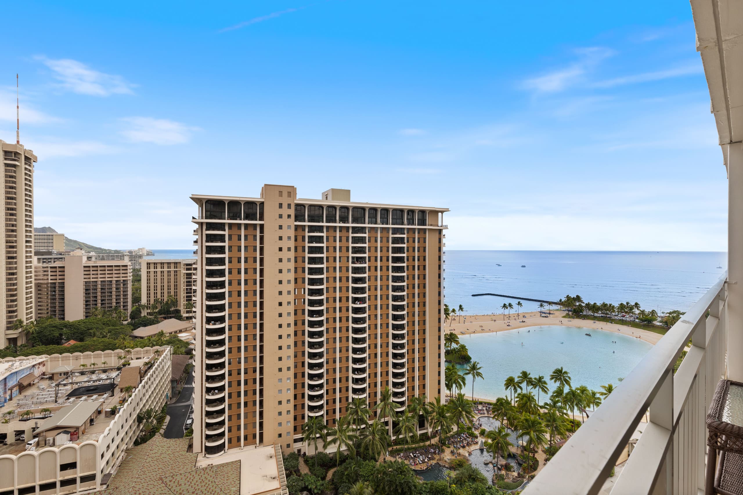 Condo in Honolulu · ★4.81 · 1 bedroom · 2 beds · 1 private bath - Image 30
