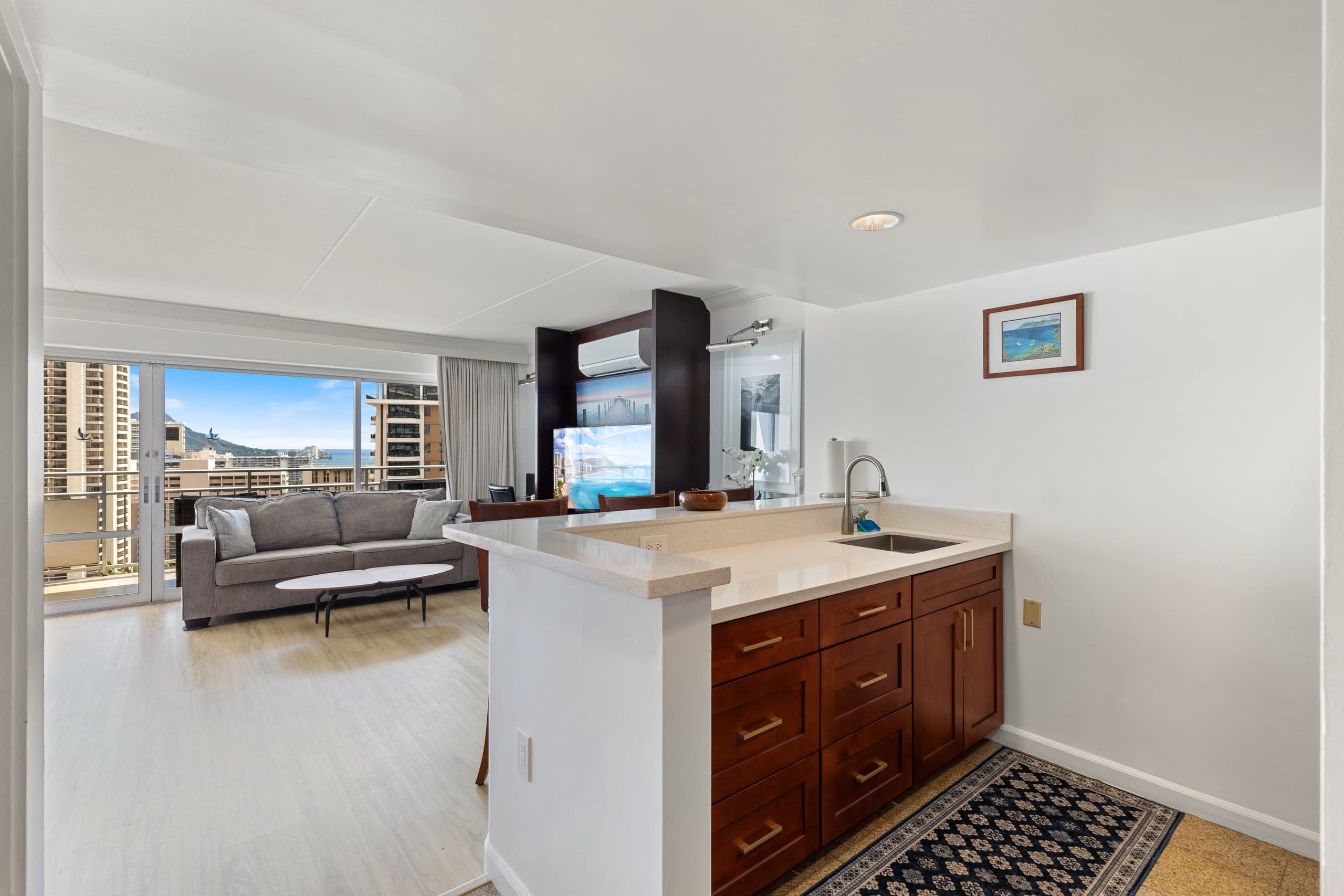Condo in Honolulu · ★4.81 · 1 bedroom · 2 beds · 1 private bath - Image 11