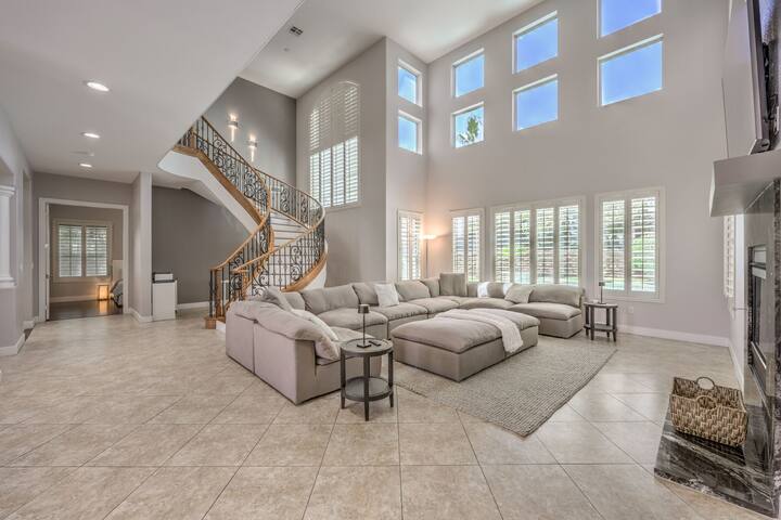 Las Vegas dream vacation house gallery image 2