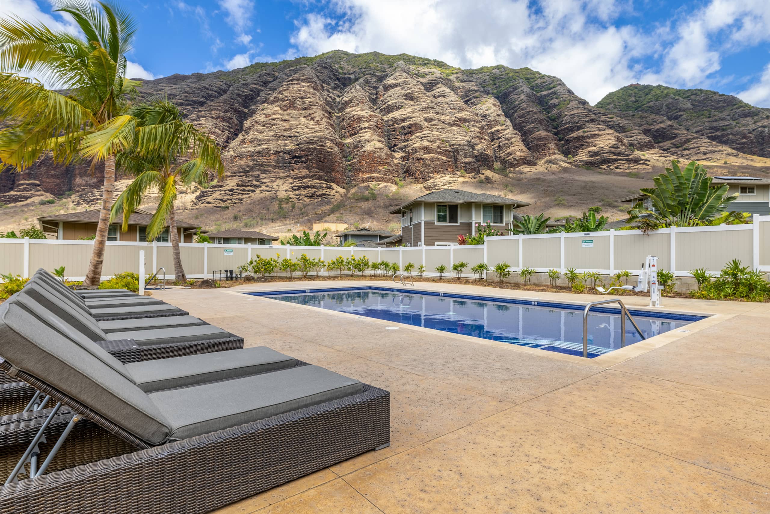 Home in Waianae · ★4.87 · 3 bedrooms · 5 beds · 2 private baths - Image 87