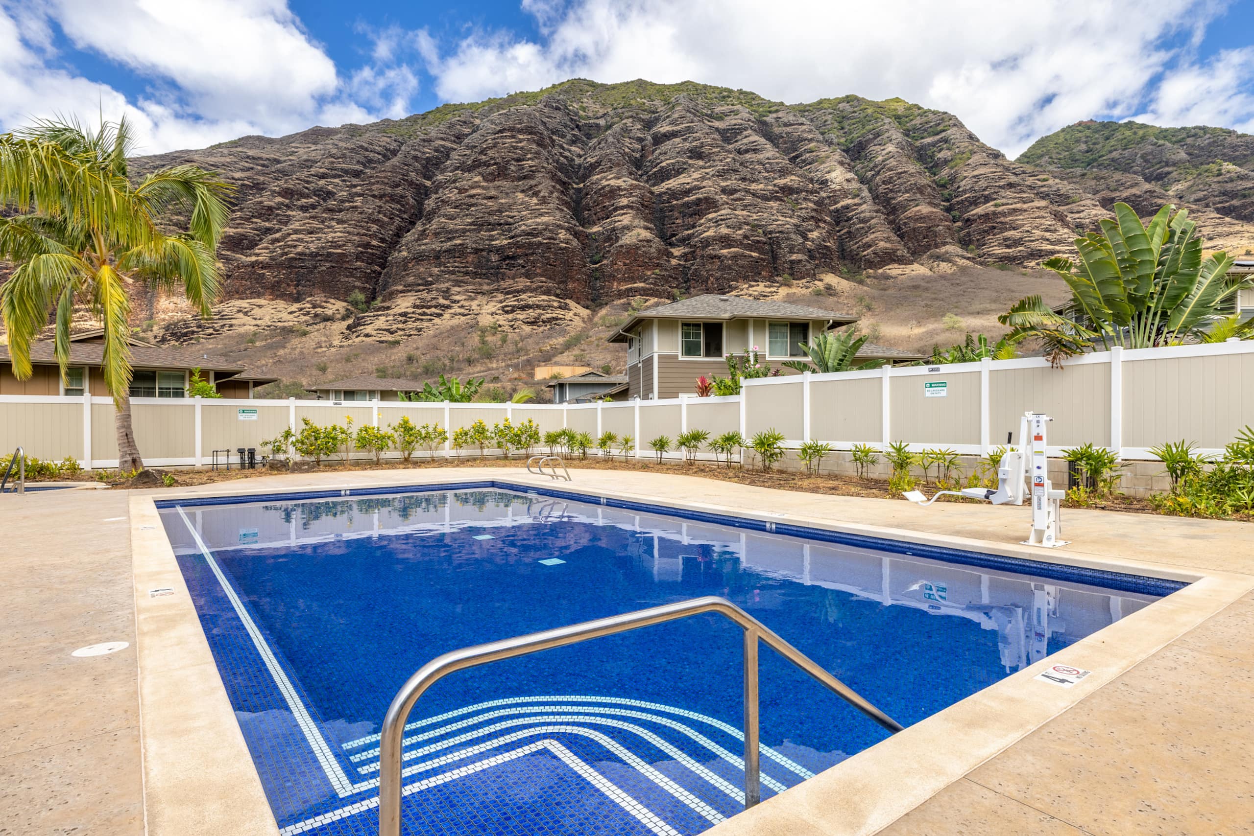 Home in Waianae · ★4.87 · 3 bedrooms · 5 beds · 2 private baths - Image 86
