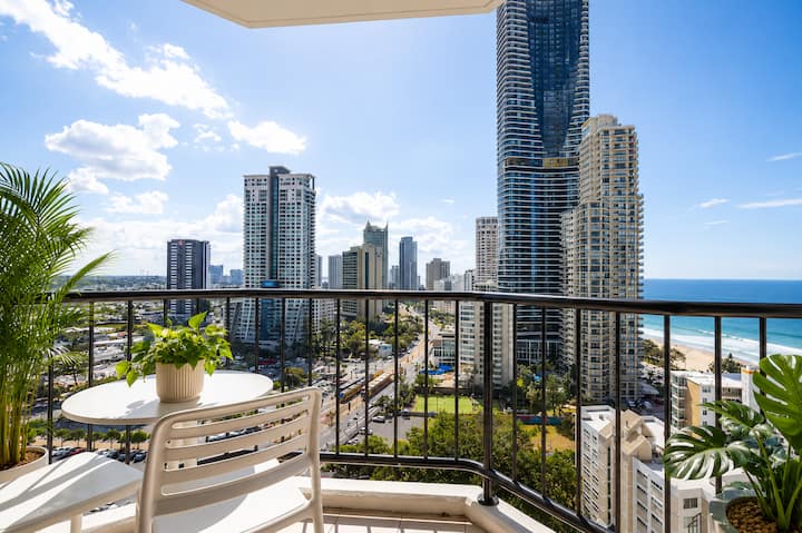 Bright High-floor Studio W/balcony | Walk To Beach - Gold Coast