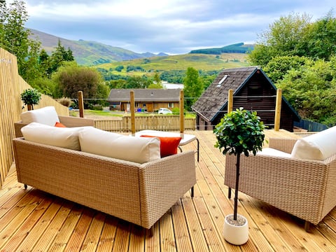 Hygge Ben Vane Lodge | Loch & Mountains | Log Fire