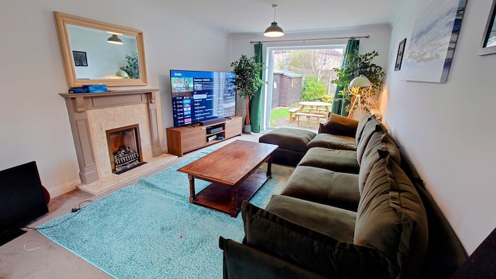 Modern Town House - Ely