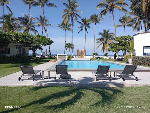 A piece of paradise !  Family will love it.