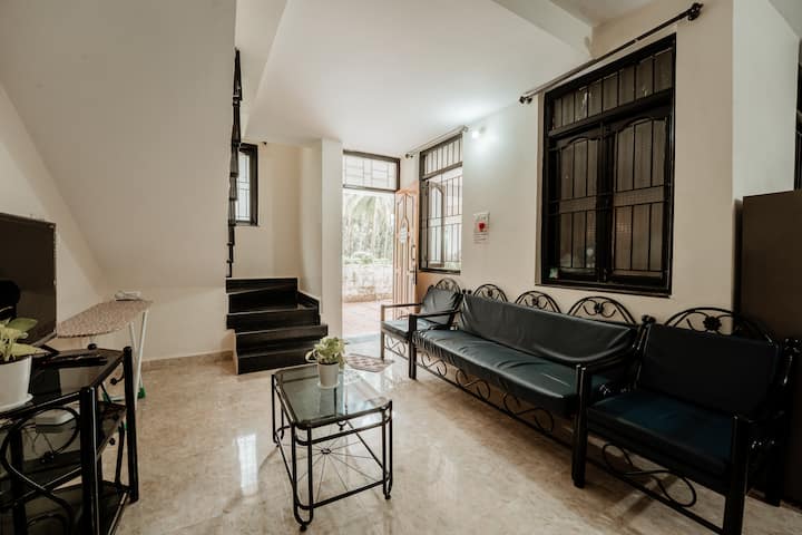 Living room image 2