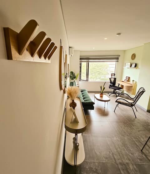 Top Airbnb: Chic and Modern 1 bedroom Apartment with Fast WIFI in Barranquilla