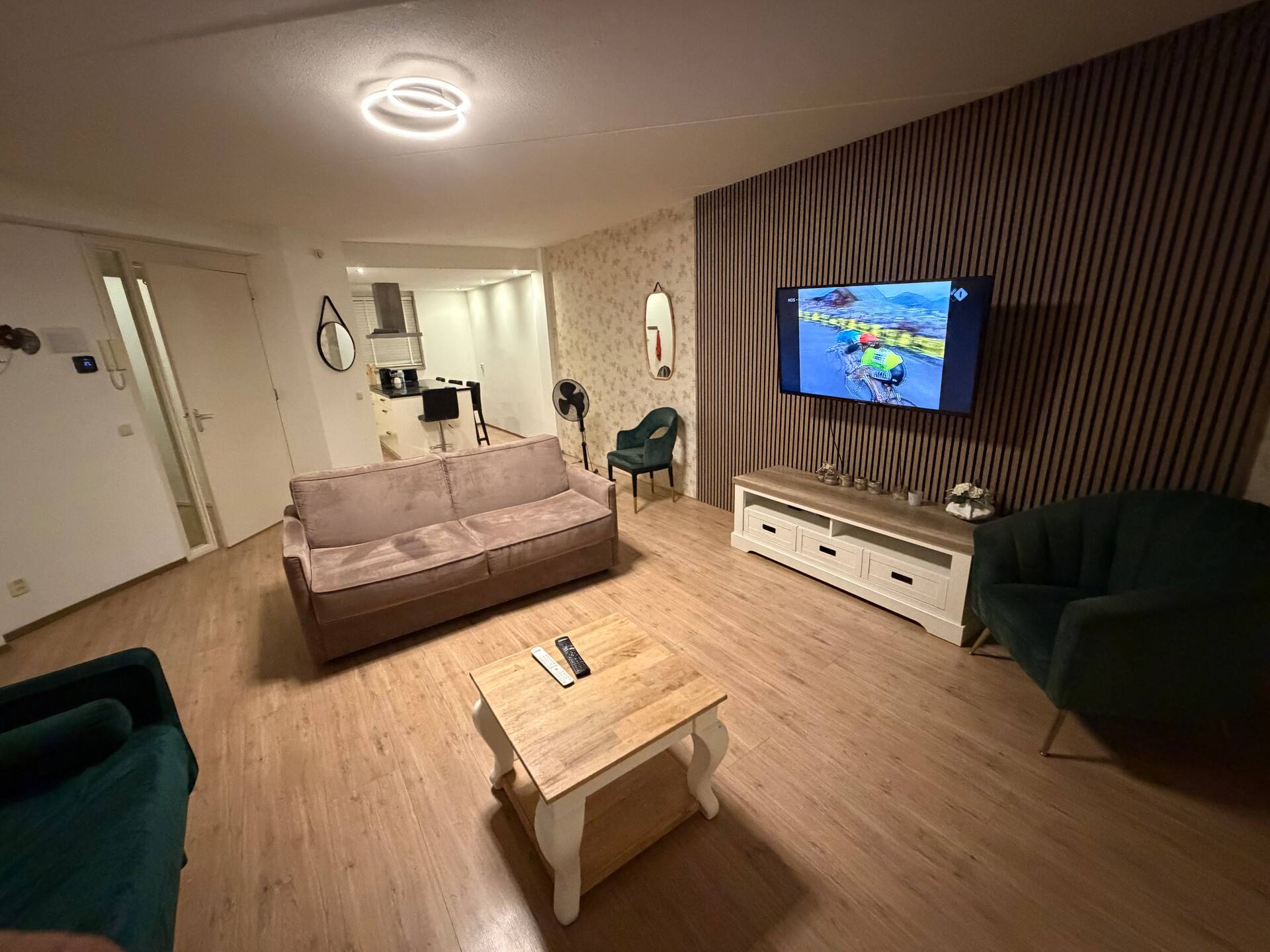 Apartment 20 minutes from Amsterdam, Renovated
