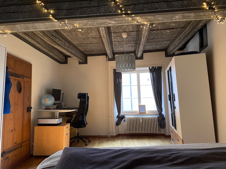 חדר שינה עם שולחן עבודה באורך 1.6 מ' - פינת עבודה אידיאלית