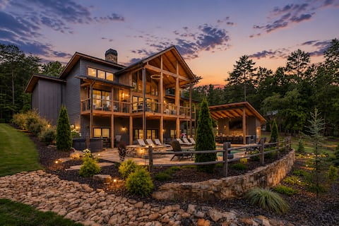 Creekside Mountain Manor|Luxury|Pool|Creek Access
