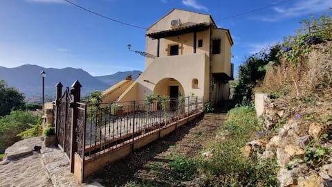 Entire Casale di Sicilia (Monreale)