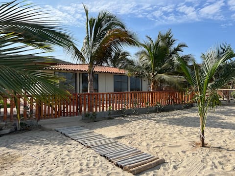 Coral House | Pool and Direct Access to the Sea