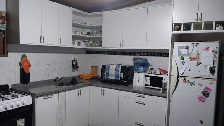 Habitación En Montecarlo, Ubicada En El Acceso - Montecarlo, Misiones, Argentina
