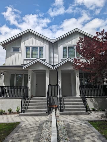 Elegant & stylish modern residence