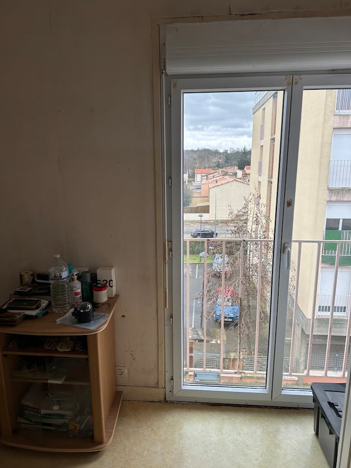 תמונה מספר 1 של חדר להשכרה במונטובן