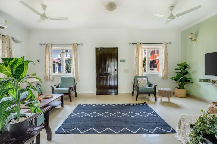 Living room image 7