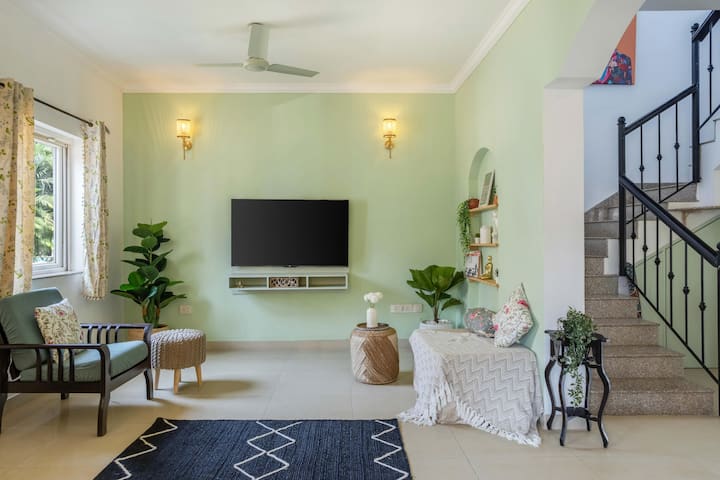 Living room image 3
