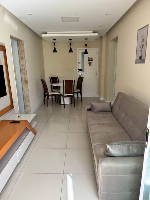 Top Airbnb: Apartment with Private Garden near the Airport! em Bahia