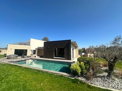 Villa Orion with Heated Pool and Golf 5 min