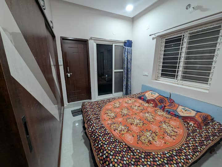 غرفة النوم 2