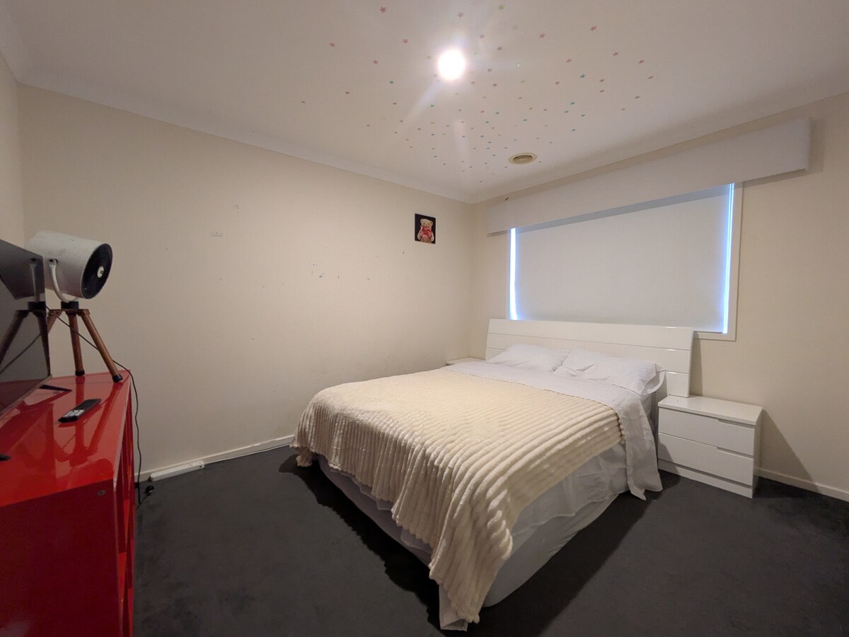 غرفة النوم 2